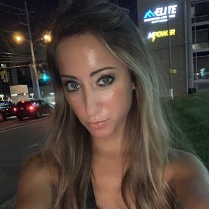 Meet your Posher, Izabella